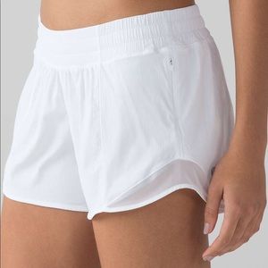 Lululemon Hotty Hot Shorts 2.5”